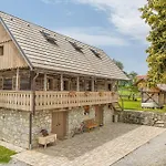 Kolpa Holidays Počitniška hiša Gradac