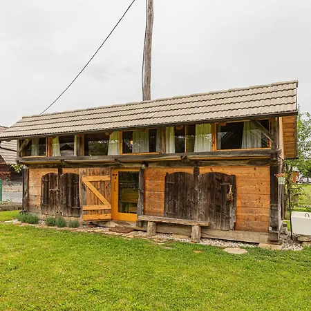 Kolpa Holidays Feriehus Gradac