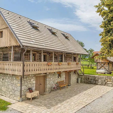 Kolpa Holidays Feriehus Gradac